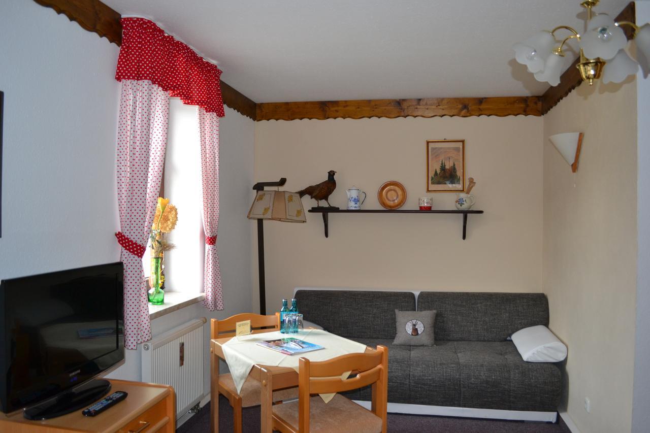 Elegant-Hotel "Zur Burg" Posterstein 客房 照片