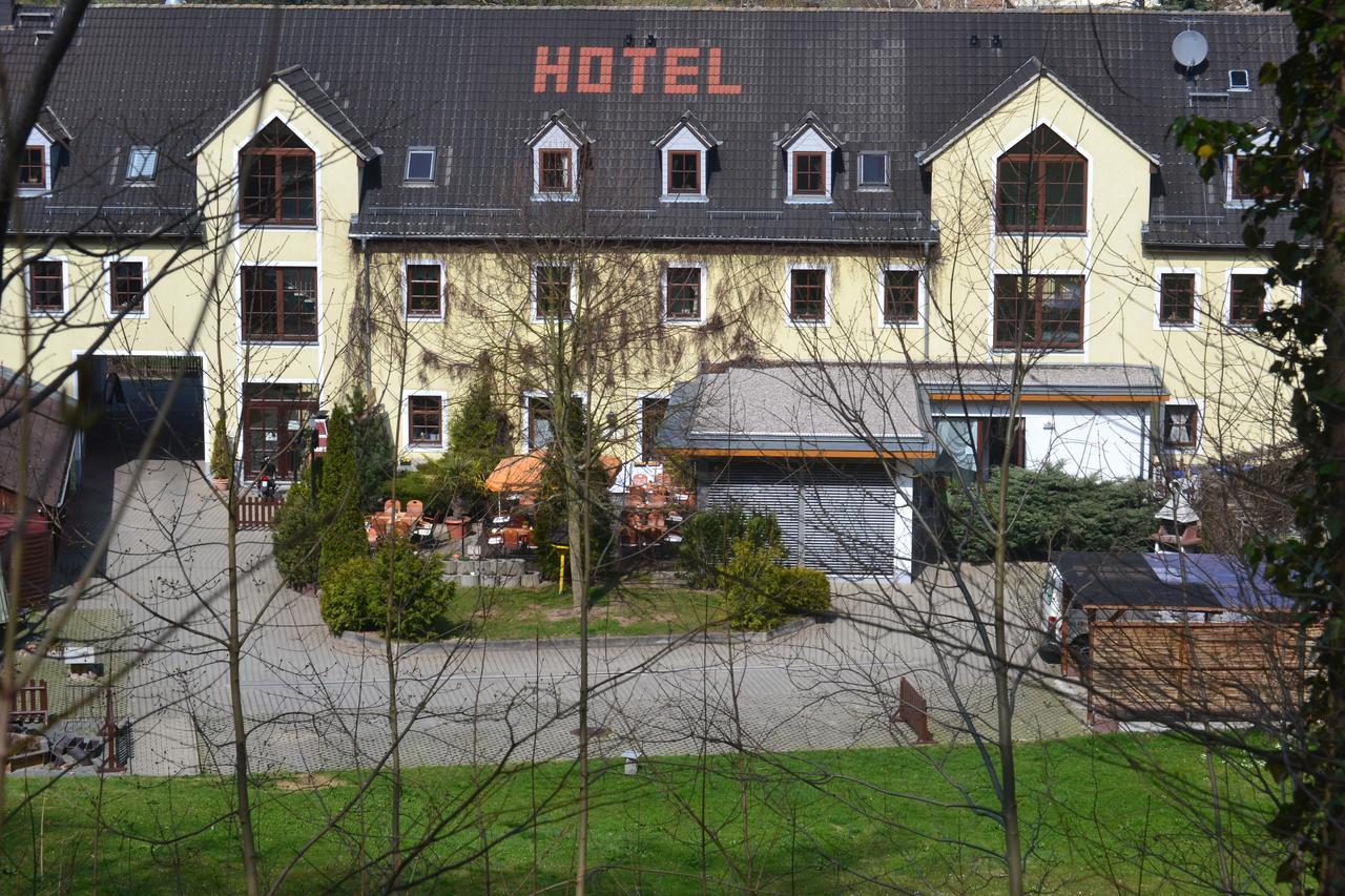 Elegant-Hotel "Zur Burg" Posterstein 外观 照片